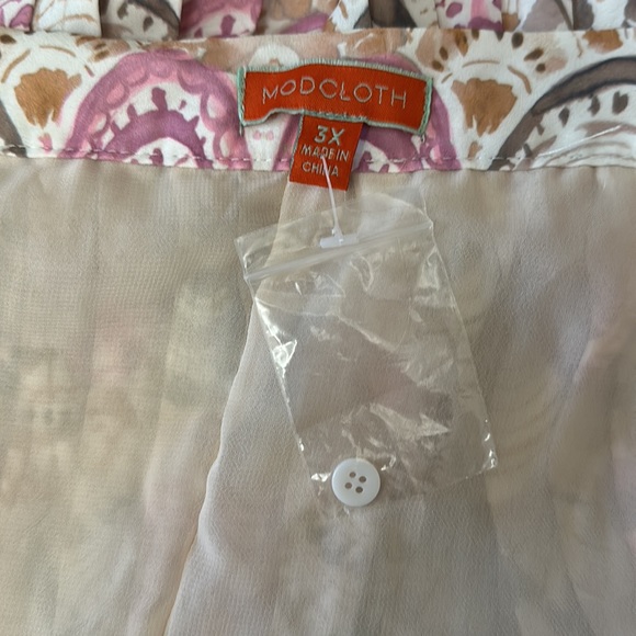 Lined 3x shirt from ModCloth below the knee brand new never used. - Picture 2 of 4
